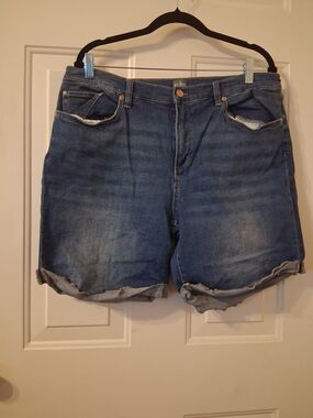 Soho Blue Rolled-Hem Women's Denim Shorts